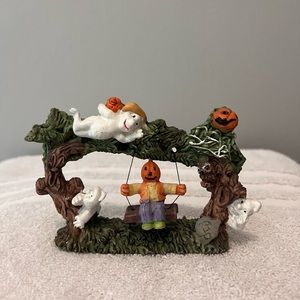 NIB VINTAGE RESIN SWINGING PUMPKIN FIGURINE